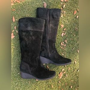 Clarks Womens Black Suede Boots Size 8,5